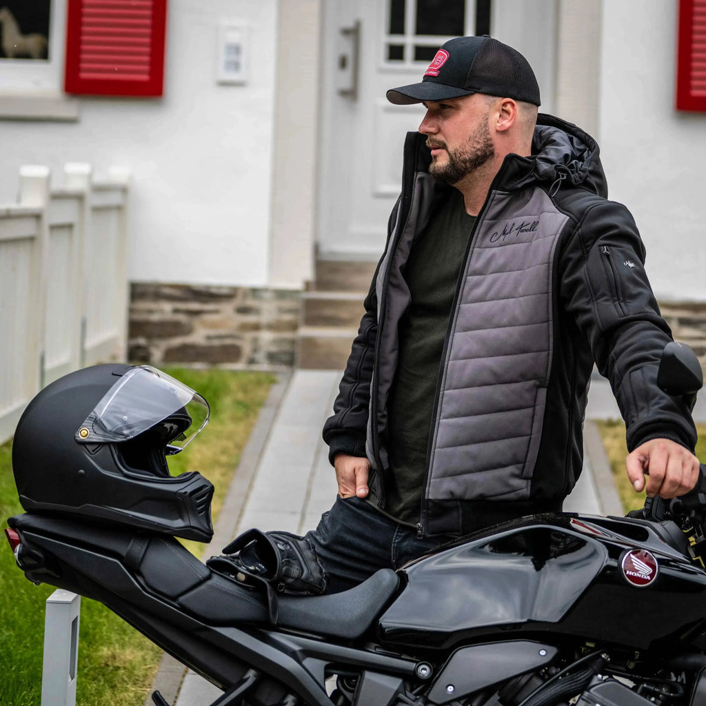 trans-schwarz-53-von-75